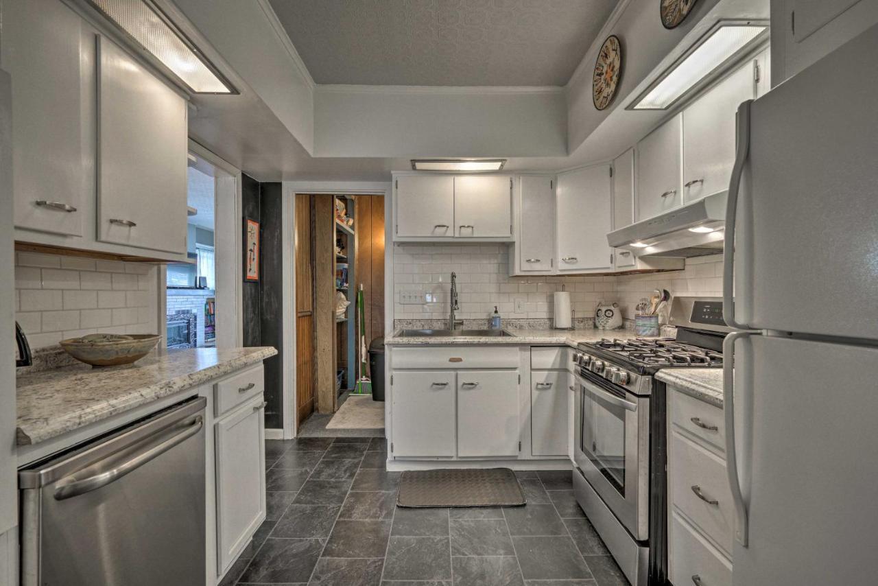 Comfortable Craftsman Home - 2 Miles To Ub Campus! バッファロー エクステリア 写真